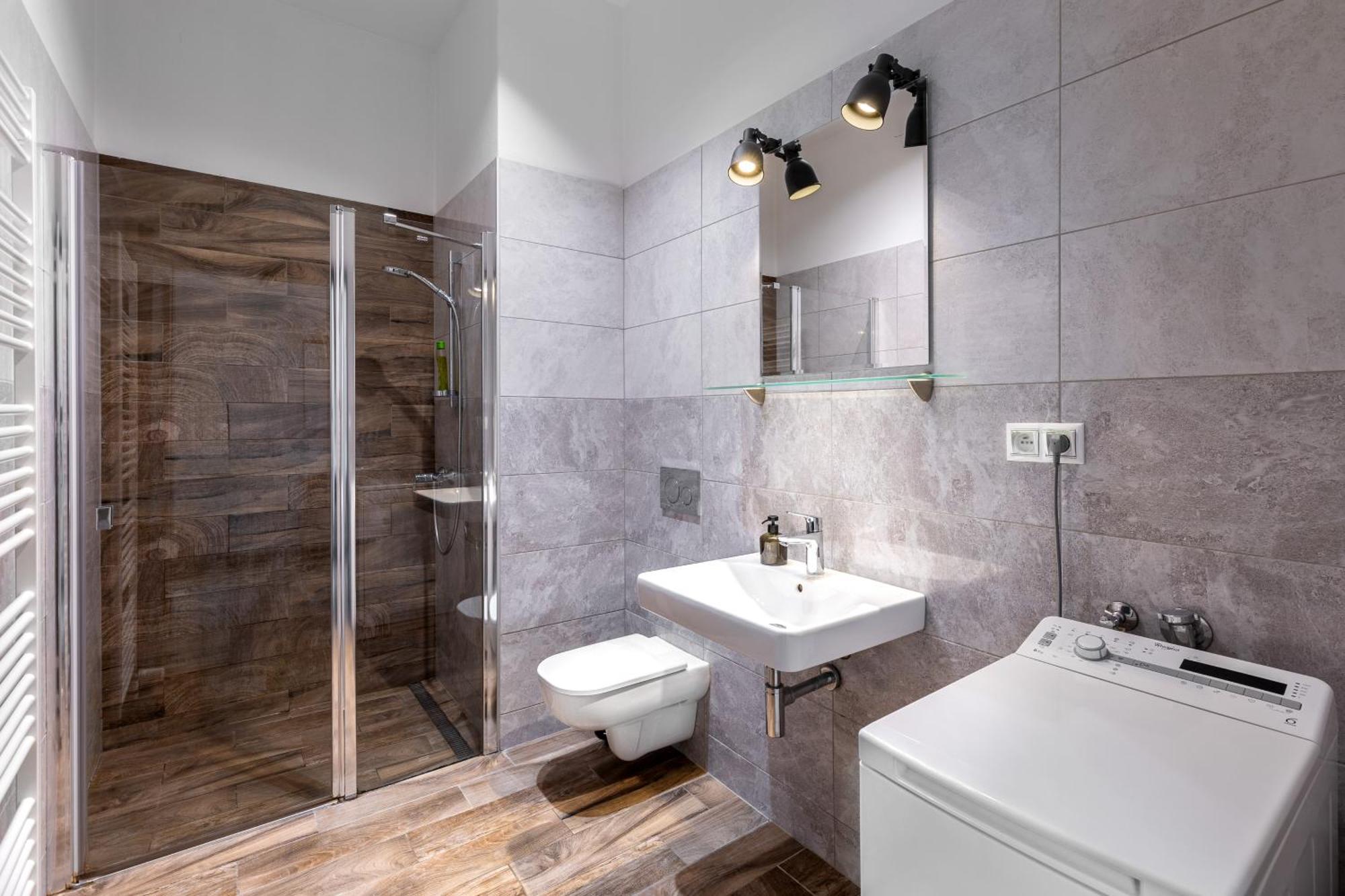 Skackava - Beautiful New Apartment In Direct Centrum, 24H Self Check-In Banská Bystrica Extérieur photo